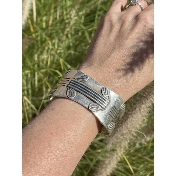 Vintage Navajo Sterling Silver Sleek Lined Bracelet Cuff Signed